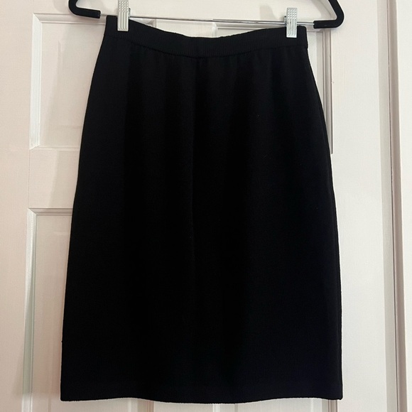 ST. JOHN • KNIT SKIRT - Picture 1 of 3